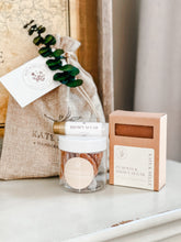 Load image into Gallery viewer, FALL MINI SPA GIFT BAG - Kate and Belle