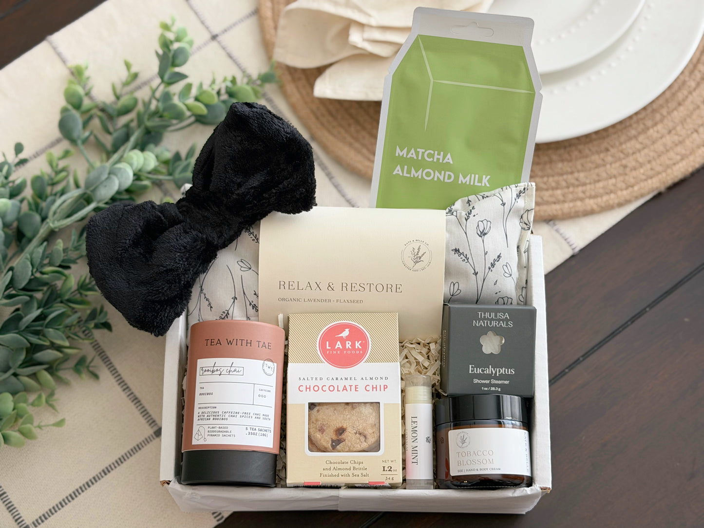 TREAT YOURSELF GIFT BOX | PAMPERING & SELF CARE GIFT FOR HER