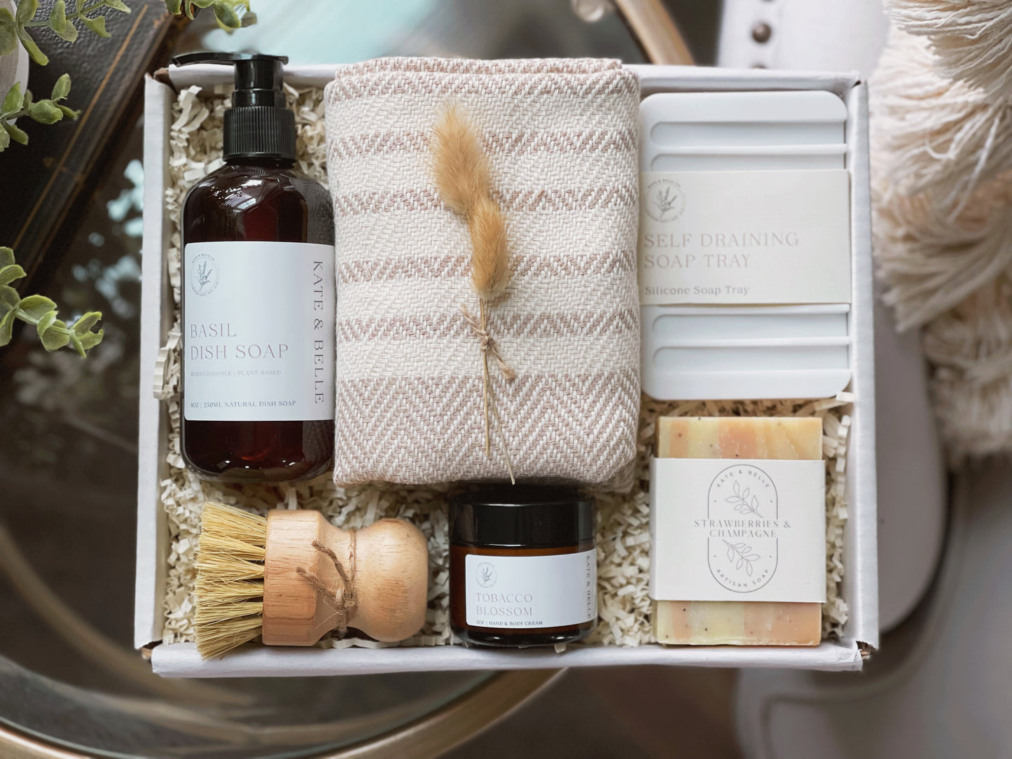 WELCOME HOME  GIFT BOX