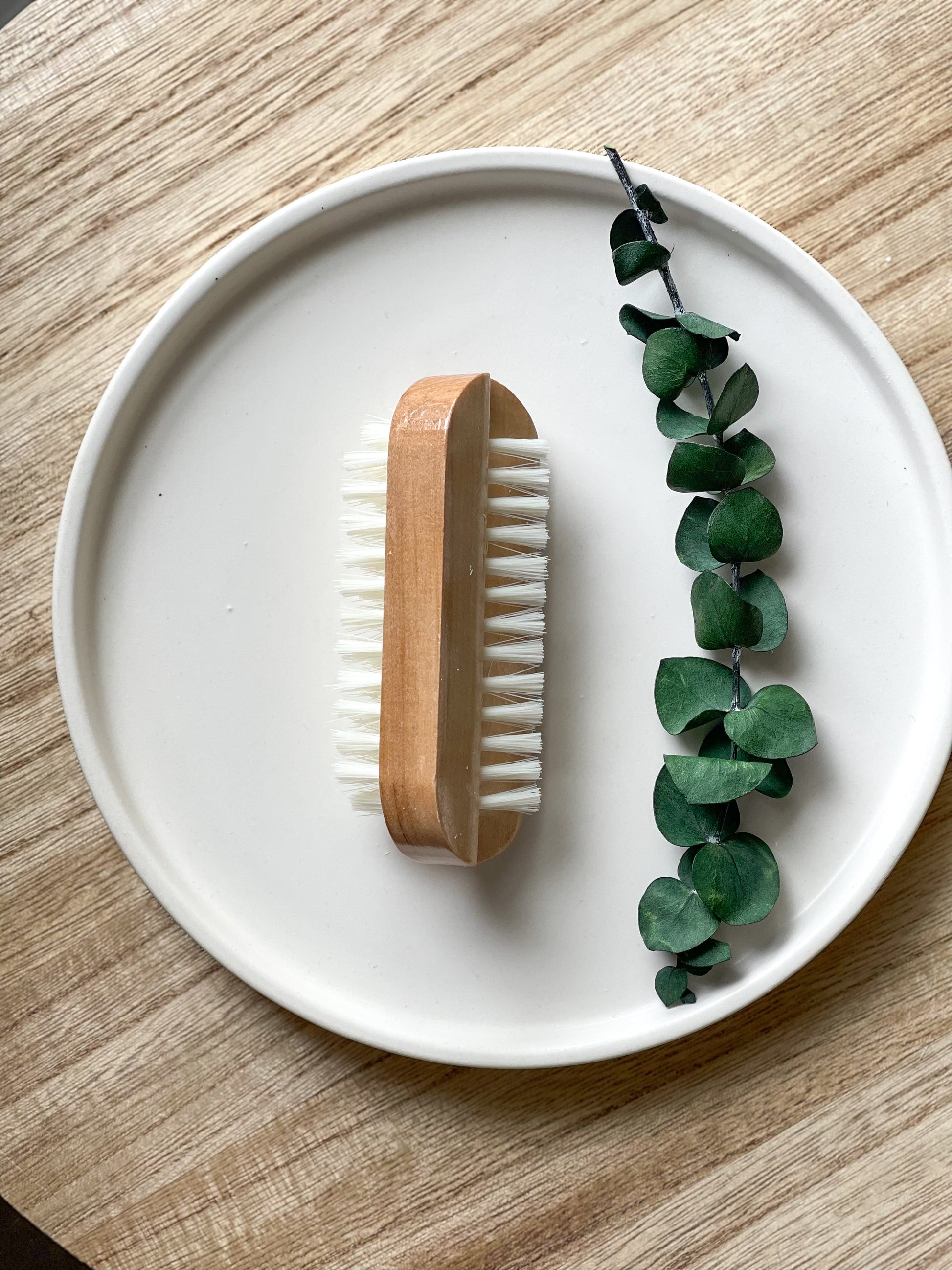 WOODEN NAIL BRUSH - Kate and Belle