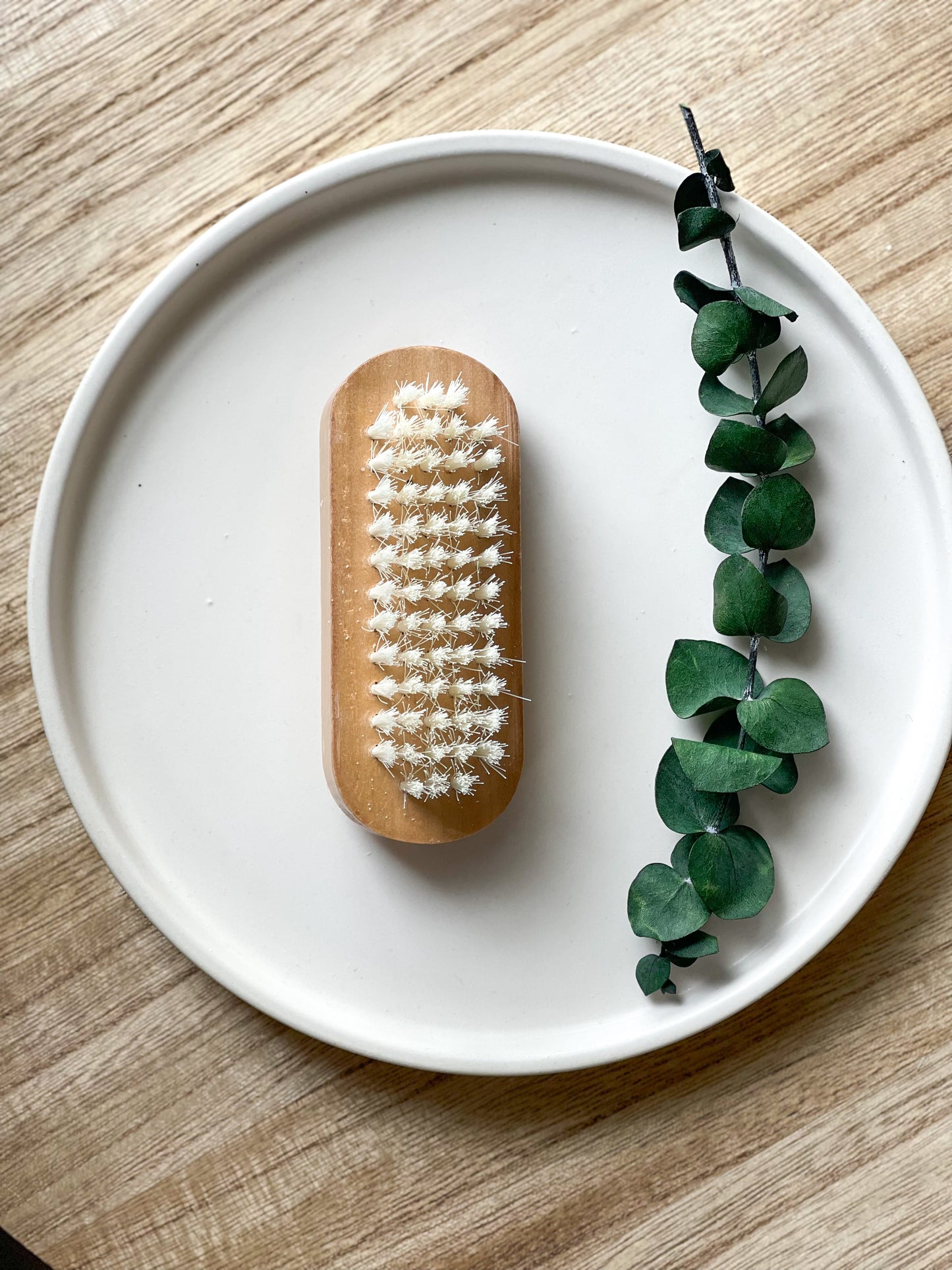 WOODEN NAIL BRUSH - Kate and Belle